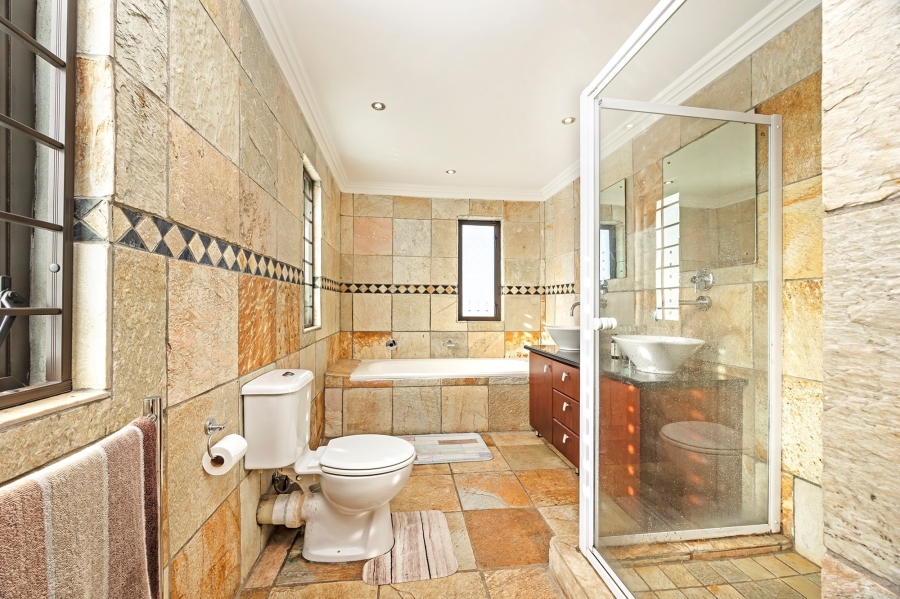 4 Bedroom Property for Sale in Van Riebeeckshof Western Cape